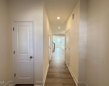 947 Kensley Grove Lane - Photo Thumbnail 4
