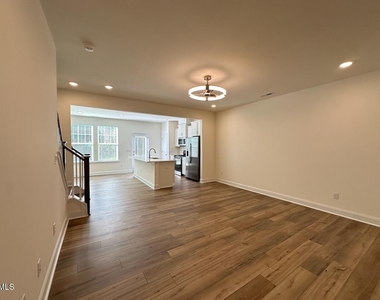 947 Kensley Grove Lane - Photo Thumbnail 5