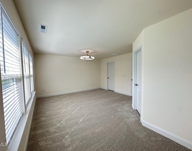 947 Kensley Grove Lane - Photo Thumbnail 17