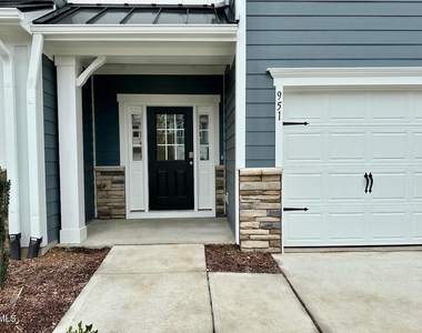 951 Kensley Grove Lane - Photo Thumbnail 2