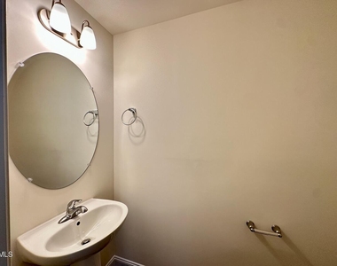951 Kensley Grove Lane - Photo Thumbnail 5