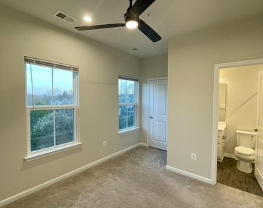 7042 Cedar Avenue - Photo Thumbnail 10