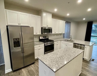 7042 Cedar Avenue - Photo Thumbnail 21