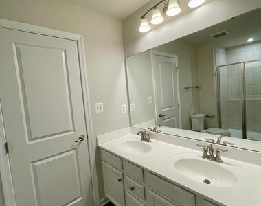 7042 Cedar Avenue - Photo Thumbnail 15
