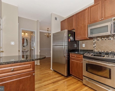 7 South Street W - Photo Thumbnail 13