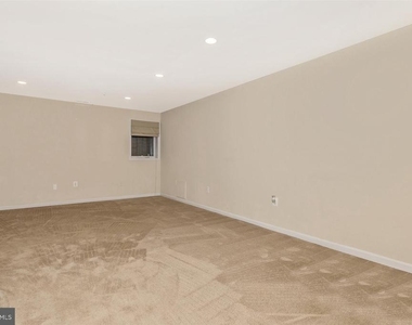 7 South Street W - Photo Thumbnail 23