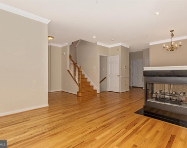 7 South Street W - Photo Thumbnail 5
