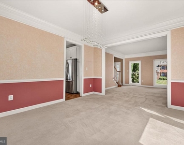 6430 Bellevue Place - Photo Thumbnail 13