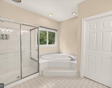 6430 Bellevue Place - Photo Thumbnail 24