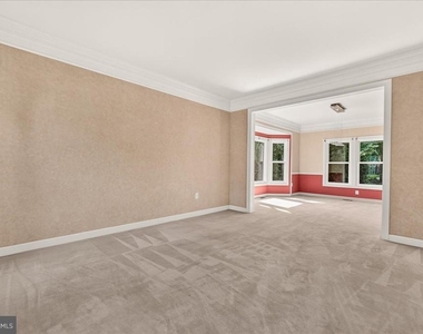 6430 Bellevue Place - Photo Thumbnail 15
