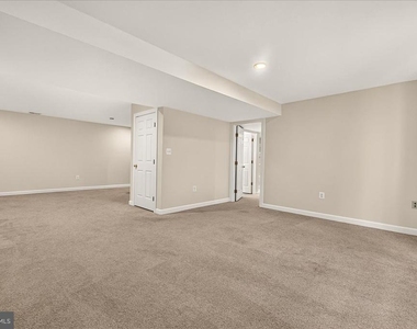 6430 Bellevue Place - Photo Thumbnail 32