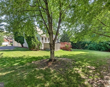 6430 Bellevue Place - Photo Thumbnail 40