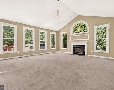 6430 Bellevue Place - Photo Thumbnail 4