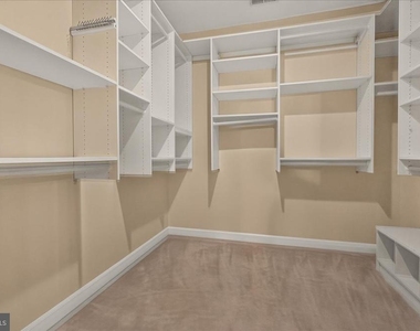 6430 Bellevue Place - Photo Thumbnail 23