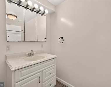 6430 Bellevue Place - Photo Thumbnail 36