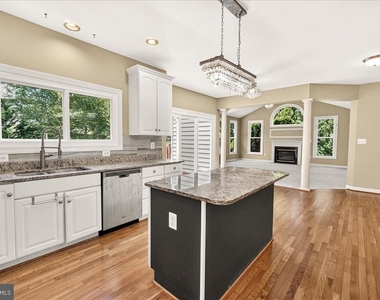 6430 Bellevue Place - Photo Thumbnail 10