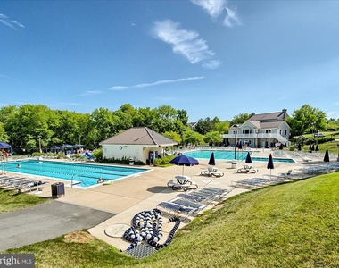 6430 Bellevue Place - Photo Thumbnail 51