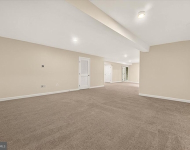 6430 Bellevue Place - Photo Thumbnail 34