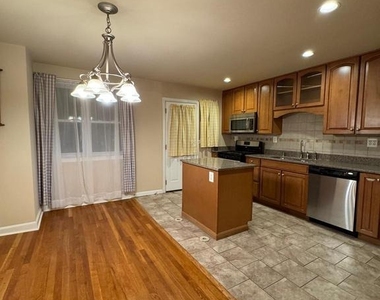 1513 Aldeney Avenue - Photo Thumbnail 7