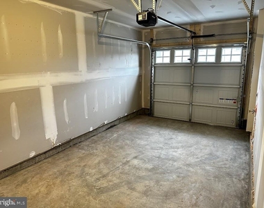 30 Merion Avenue - Photo Thumbnail 19