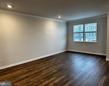 30 Merion Avenue - Photo Thumbnail 9