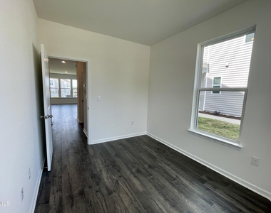 7424 Bourbon Briar Drive - Photo Thumbnail 10