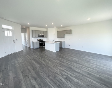 7424 Bourbon Briar Drive - Photo Thumbnail 5