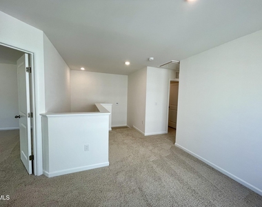 7424 Bourbon Briar Drive - Photo Thumbnail 15