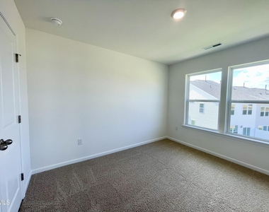 7424 Bourbon Briar Drive - Photo Thumbnail 28