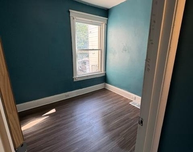 1305 E Patapsco Avenue - Photo Thumbnail 3
