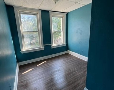 1305 E Patapsco Avenue - Photo Thumbnail 4