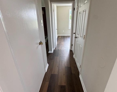 6600 Marne Avenue - Photo Thumbnail 17