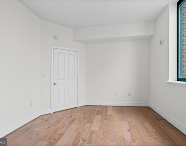 414 Water Street - Photo Thumbnail 21