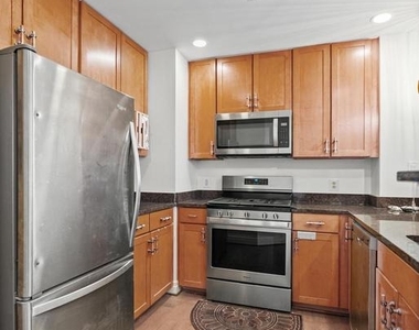 414 Water Street - Photo Thumbnail 5