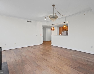 414 Water Street - Photo Thumbnail 6
