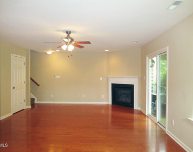 300 Christine Court - Photo Thumbnail 10