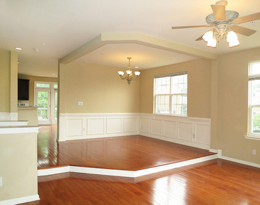 300 Christine Court - Photo Thumbnail 2