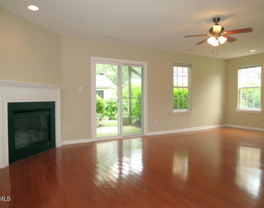 300 Christine Court - Photo Thumbnail 11