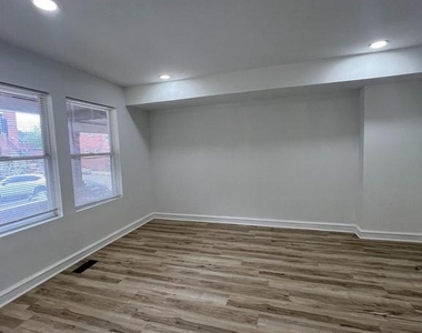 4321 Sheldon Avenue - Photo Thumbnail 2