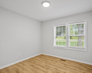 158 Kay Lane - Photo Thumbnail 20
