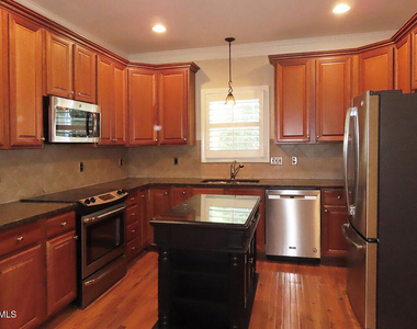 337 Rose Walk Lane - Photo Thumbnail 4