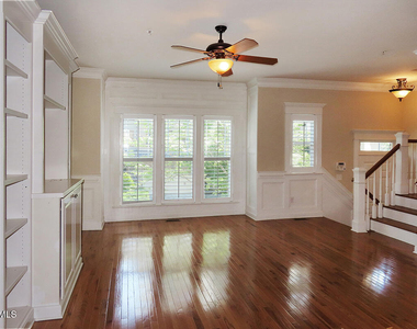 337 Rose Walk Lane - Photo Thumbnail 2