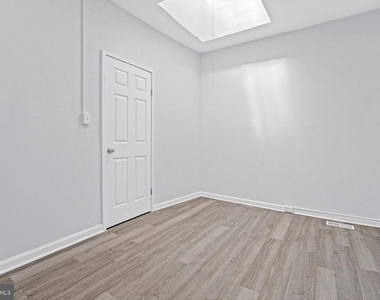 1669 N Milton Avenue - Photo Thumbnail 13