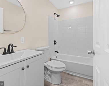 1669 N Milton Avenue - Photo Thumbnail 7