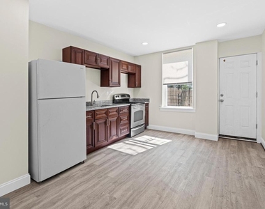 1669 N Milton Avenue - Photo Thumbnail 4