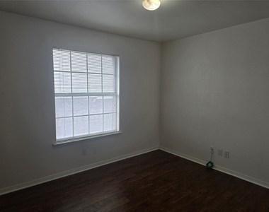 1915 Alex Ave - Photo Thumbnail 9