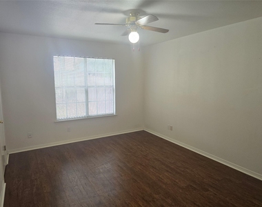 1915 Alex Ave - Photo Thumbnail 11