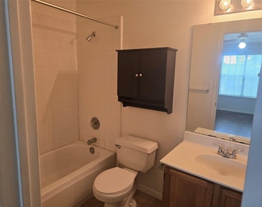 1915 Alex Ave - Photo Thumbnail 10