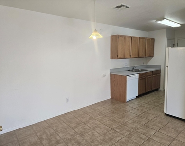 1915 Alex Ave - Photo Thumbnail 2
