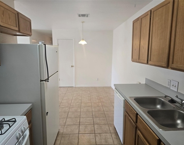 1915 Alex Ave - Photo Thumbnail 5